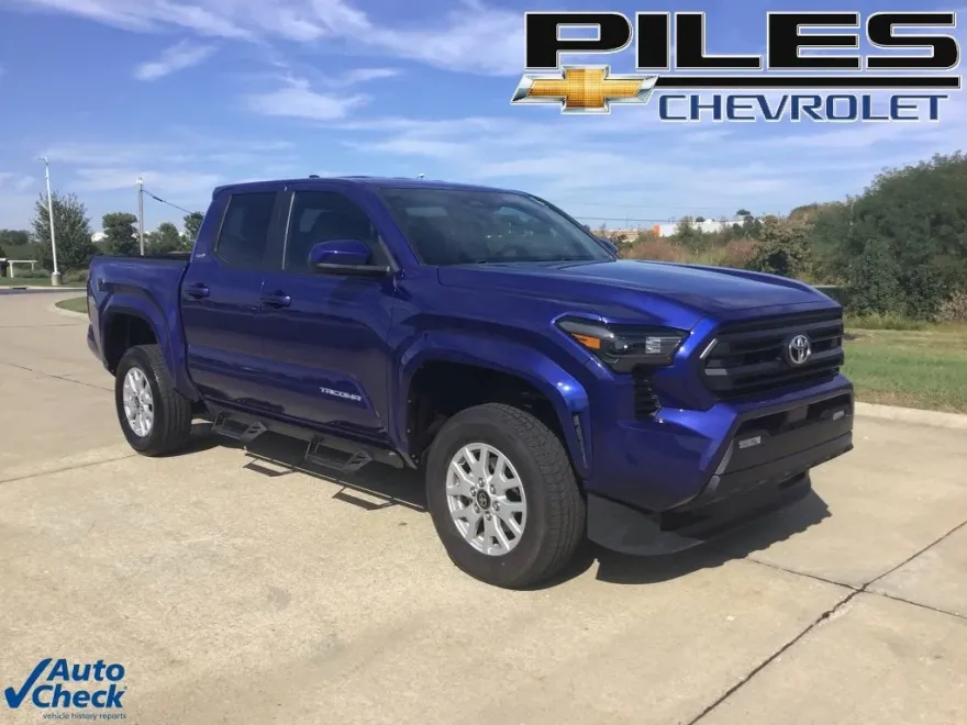 2024 Toyota Tacoma 4x4 SR5 photo 1
