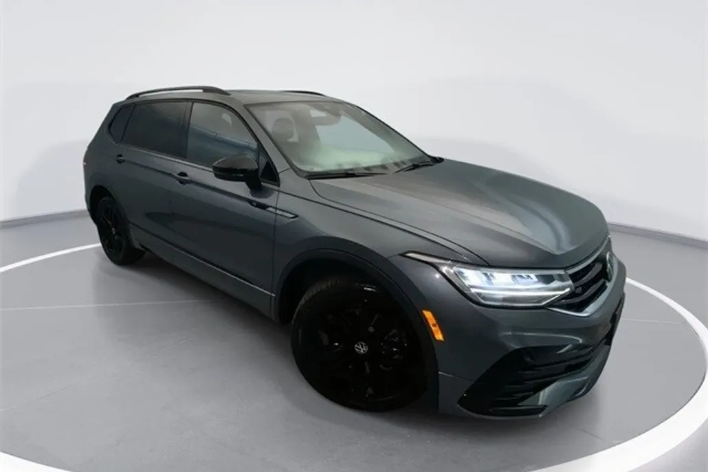 2022 Volkswagen Tiguan SE R-Line Black photo 1