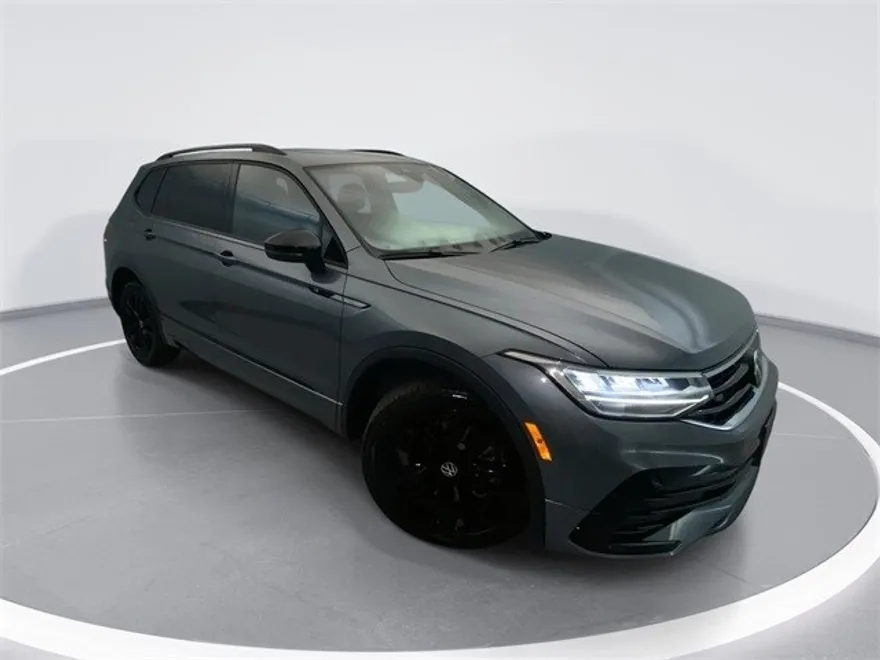 2022 Volkswagen Tiguan SE R-Line Black photo 1
