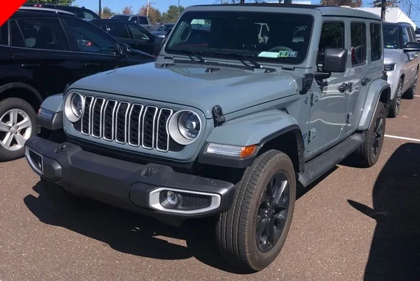 2025 Jeep Wrangler Sahara 4xe photo 1
