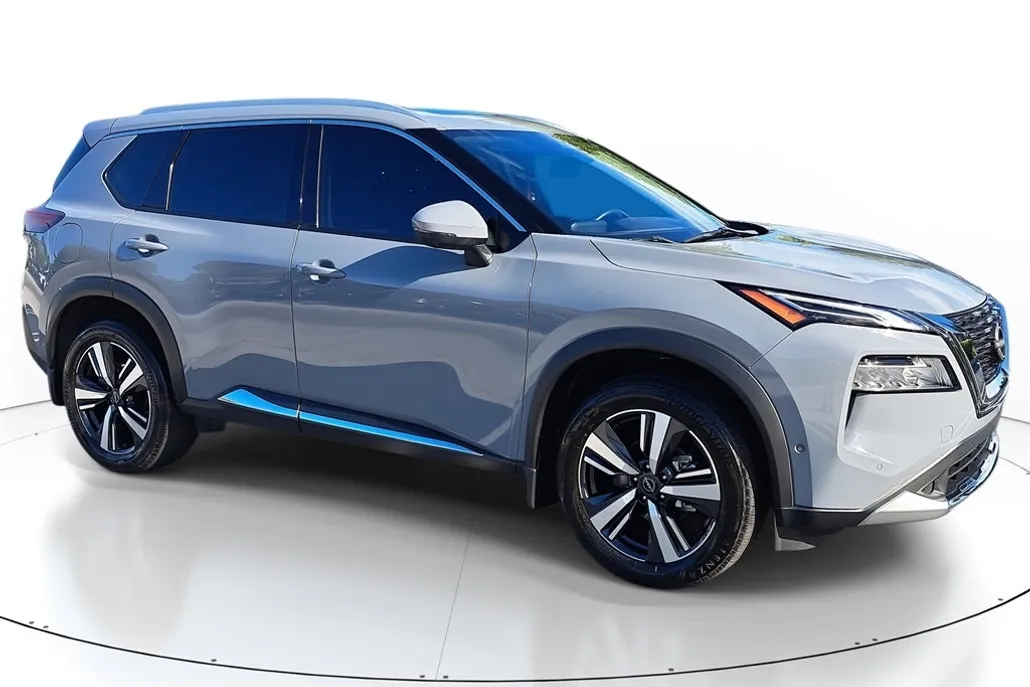 2023 Nissan Rogue Platinum photo 1