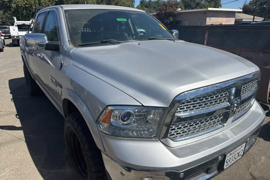 2017 Ram 1500 Laramie photo 1