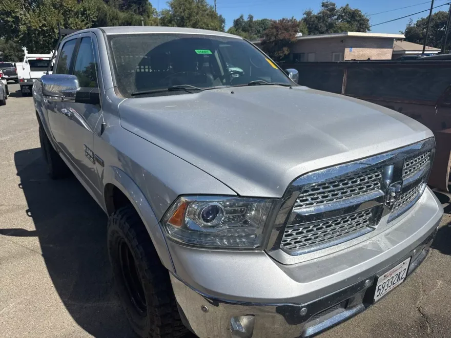 2017 Ram 1500 Laramie photo 1