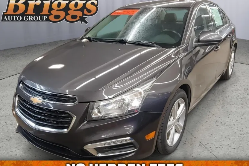 2015 Chevrolet Cruze LT photo 1