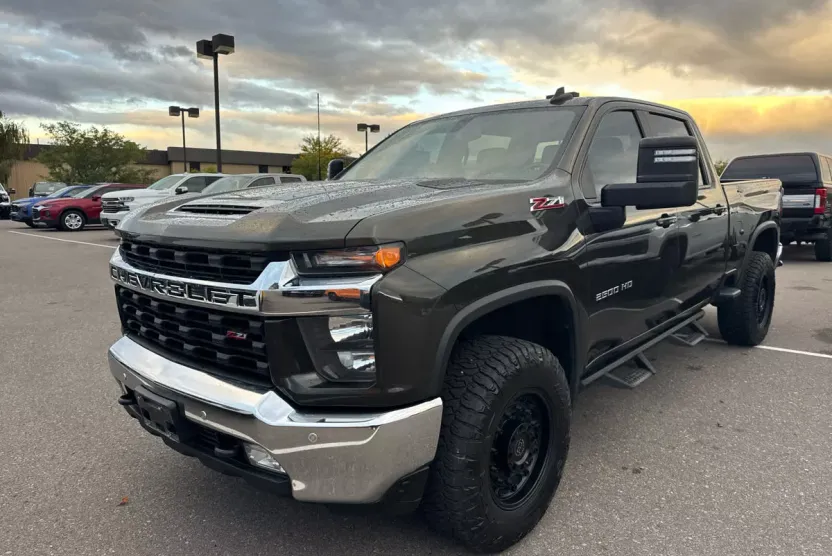 2022 Chevrolet Silverado 2500HD LT photo 1