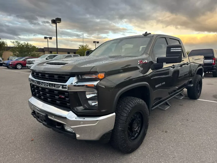 2022 Chevrolet Silverado 2500HD LT photo 1