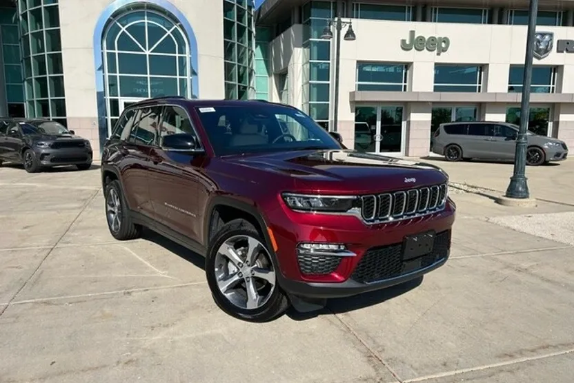 2025 Jeep Grand Cherokee Limited photo 1
