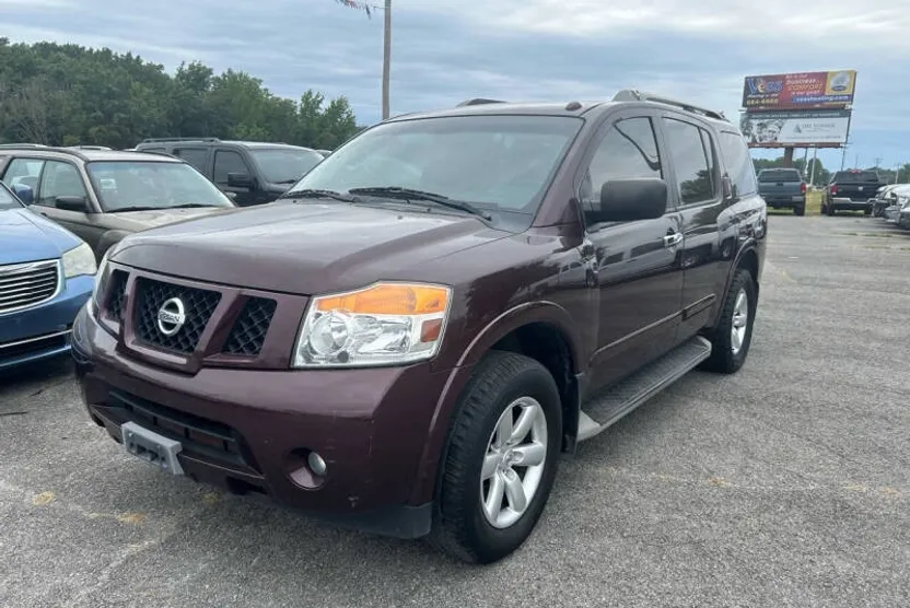 2015 Nissan Armada SV photo 1