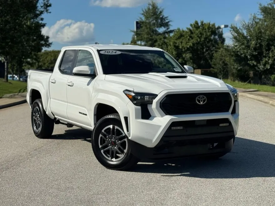 2024 Toyota Tacoma TRD Sport 4x4 photo 1