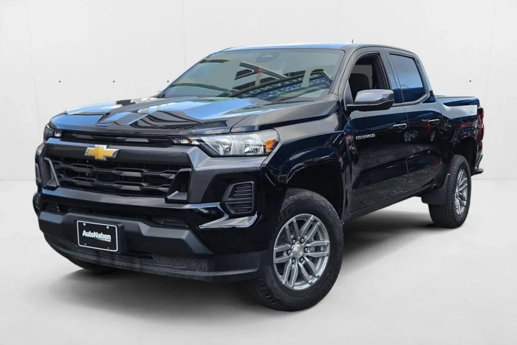 2026 Chevrolet Colorado LT photo 1