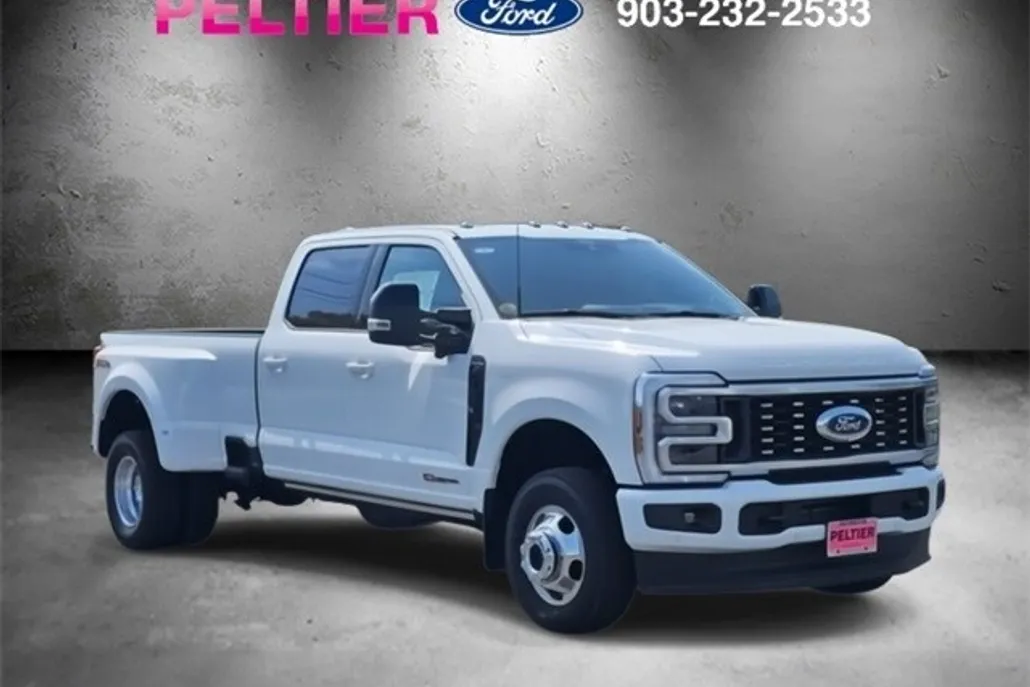 2025 Ford F-350 Platinum photo 1