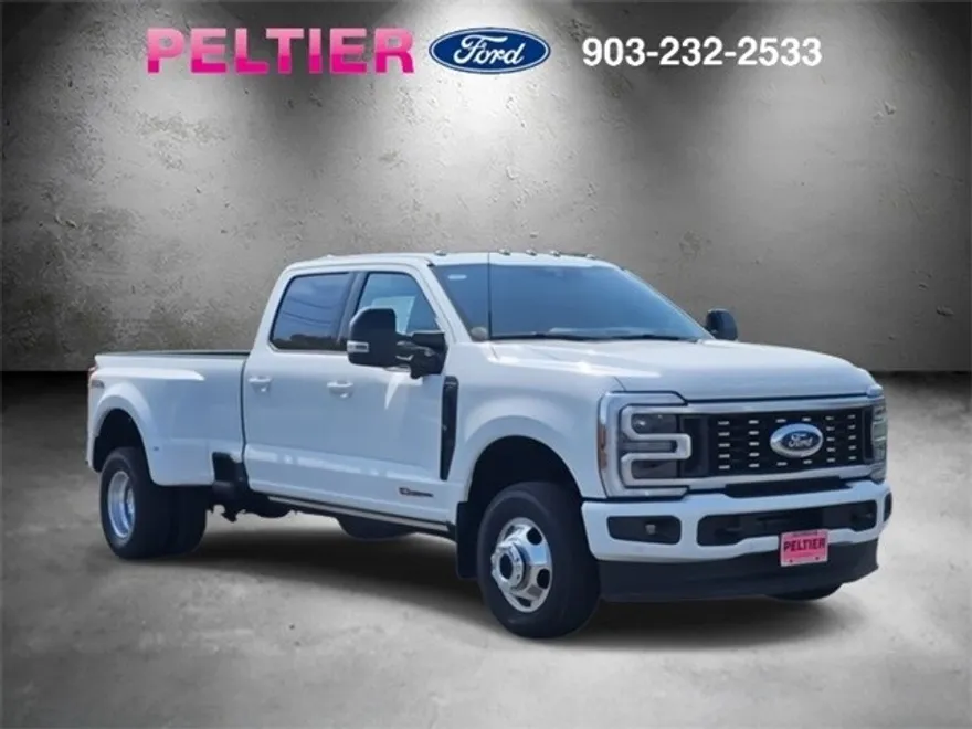 2025 Ford F-350 Platinum photo 1