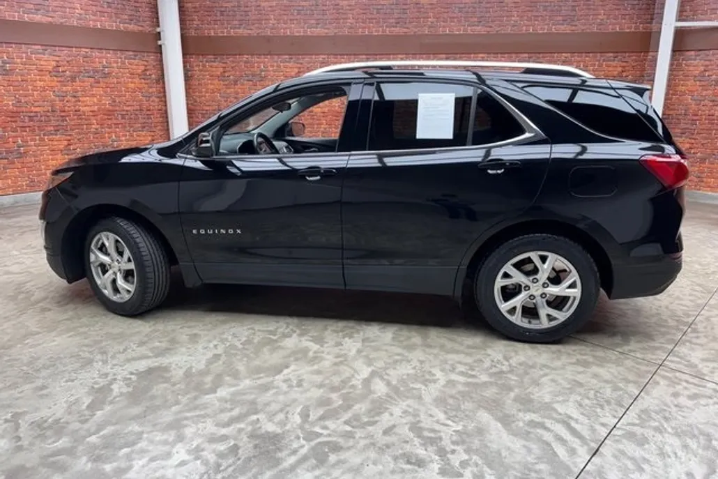 2019 Chevrolet Equinox LT photo 1