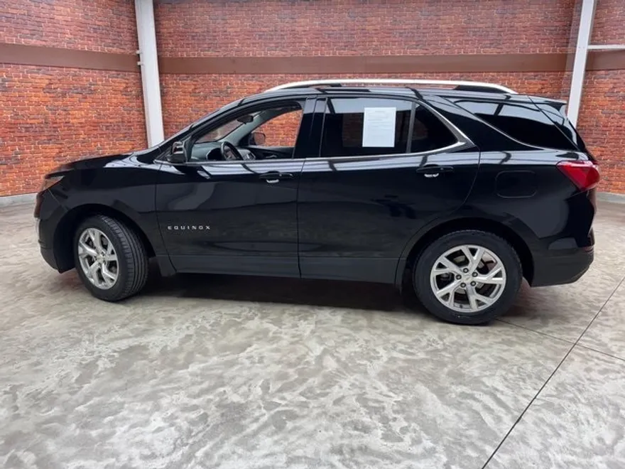 2019 Chevrolet Equinox LT photo 1