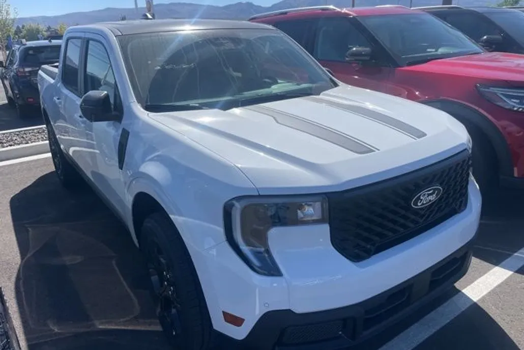 2025 Ford Maverick Lariat photo 1