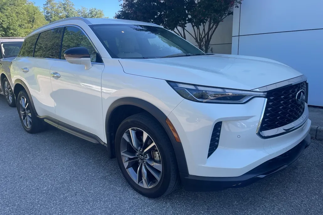 2023 Infiniti QX60 Luxe photo 1