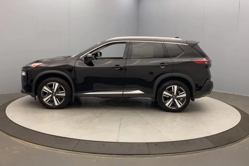 2023 Nissan Rogue SL photo 1