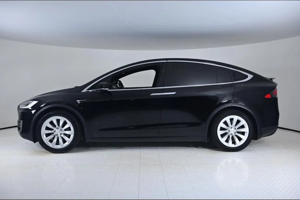 2018 Tesla Model X 75D photo 1