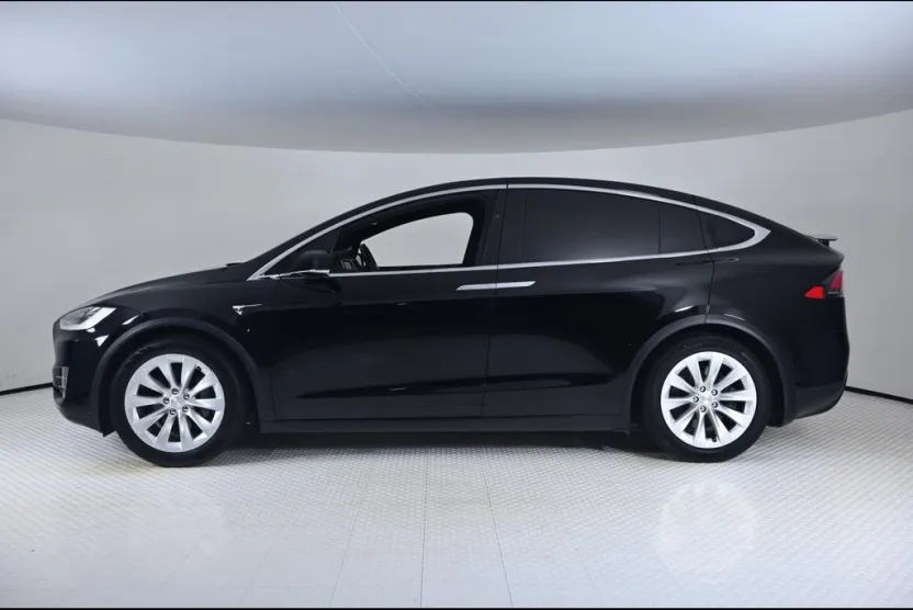 2018 Tesla Model X 75D photo 1