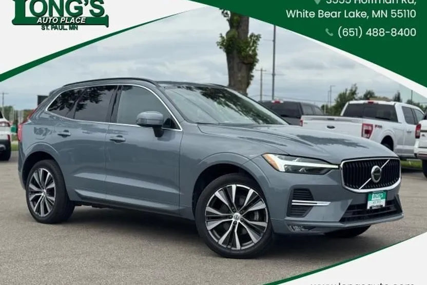2022 Volvo XC60 Momentum photo 1