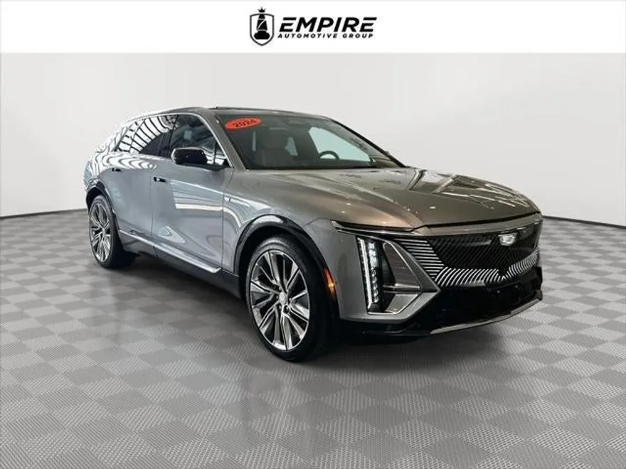 2024 Cadillac Lyriq Luxury photo 1