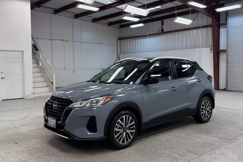 2023 Nissan Kicks SV photo 1