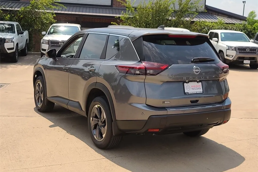 2026 Nissan Rogue SV photo 1