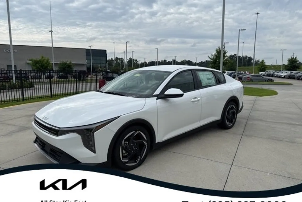 2025 Kia K4 EX photo 1