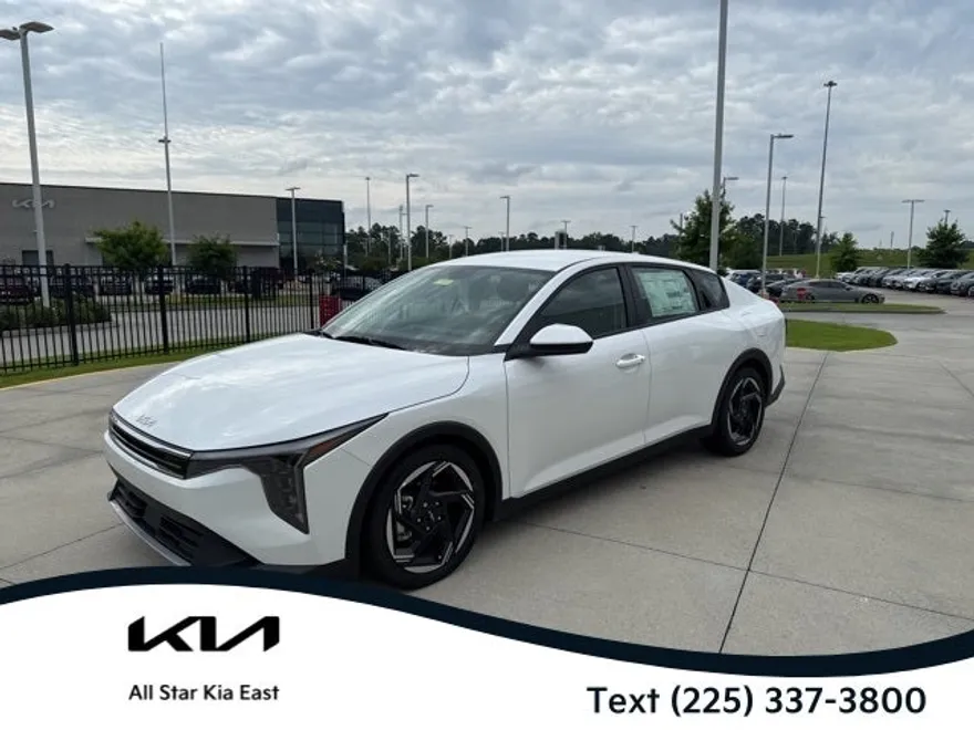 2025 Kia K4 EX photo 1