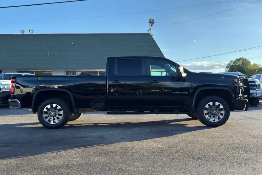 2022 Chevrolet Silverado 2500HD Custom photo 1
