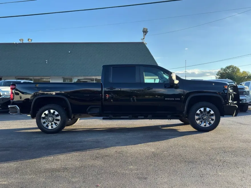 2022 Chevrolet Silverado 2500HD Custom photo 1