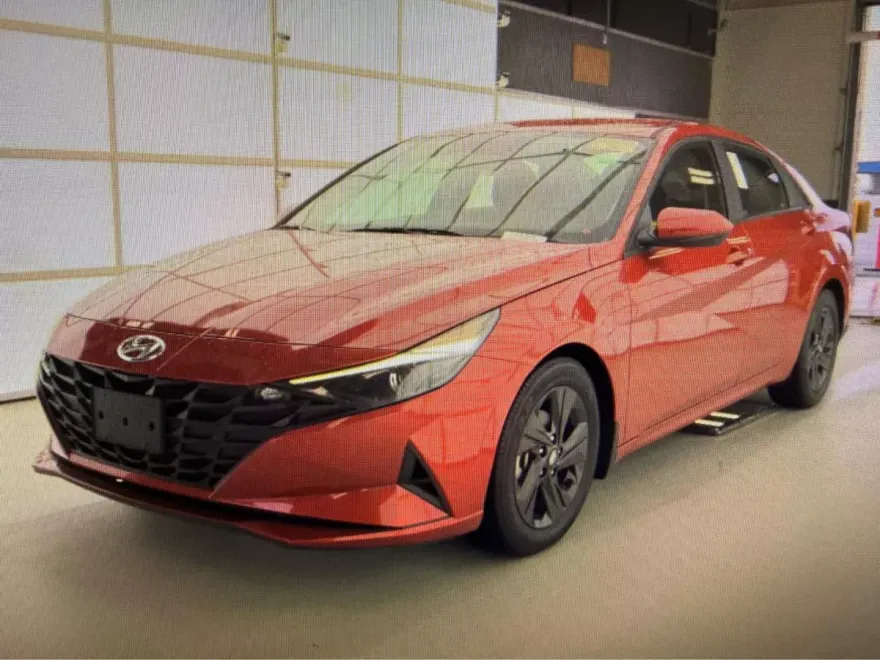 2023 Hyundai Elantra SEL photo 1