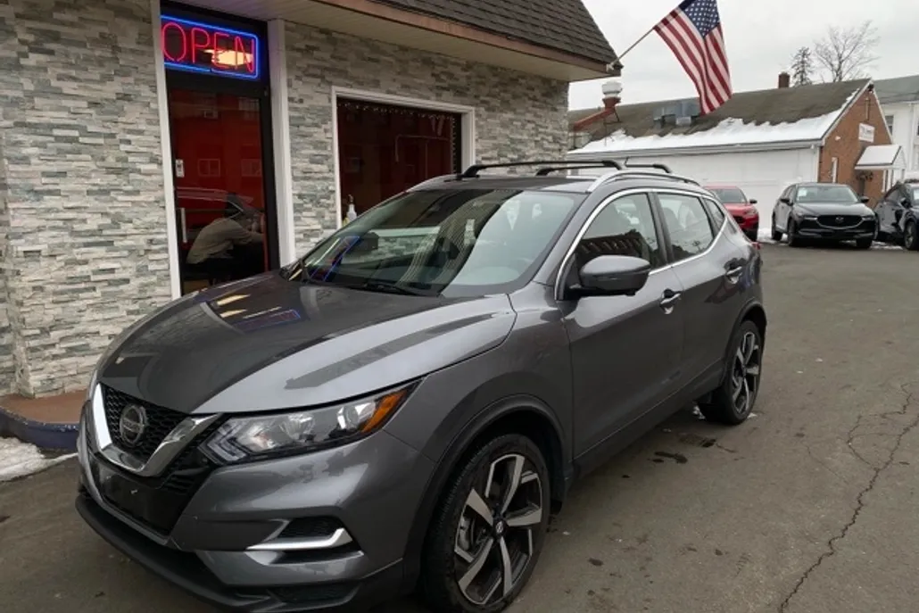 2022 Nissan Rogue Sport SL photo 1