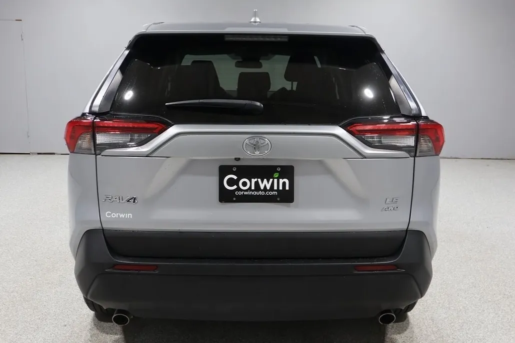 2024 Toyota RAV4 LE photo 1