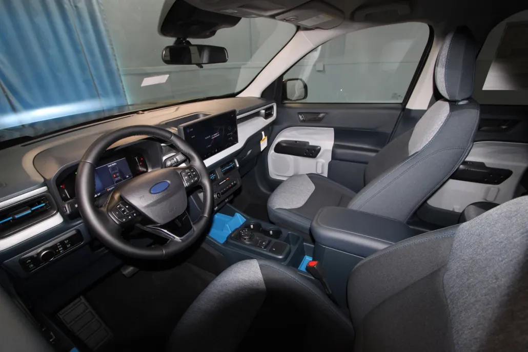2025 Ford Maverick XLT photo 1