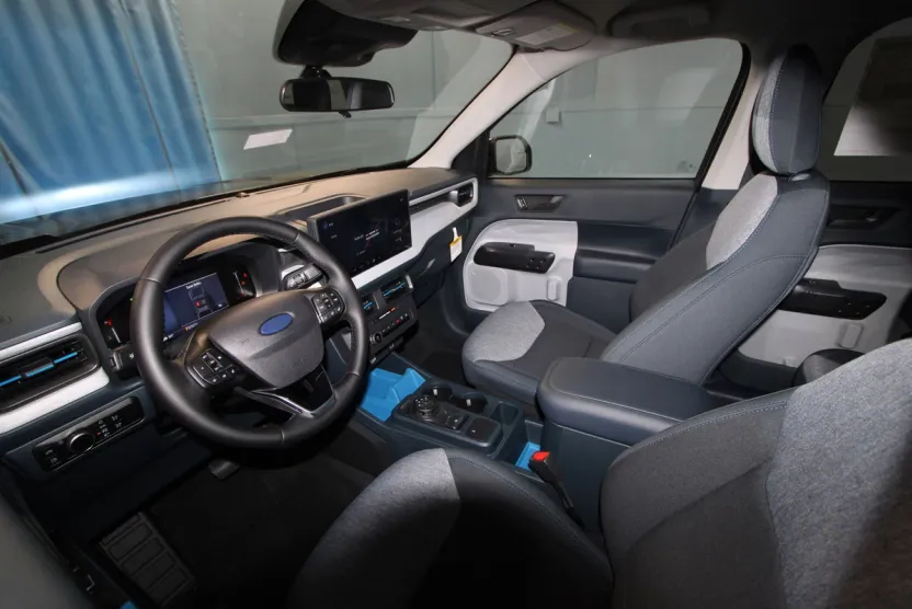 2025 Ford Maverick XLT photo 1