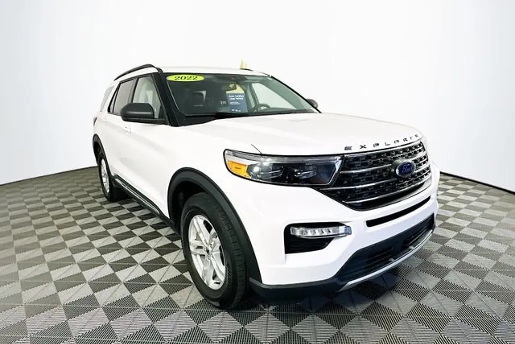 2022 Ford Explorer XLT photo 1