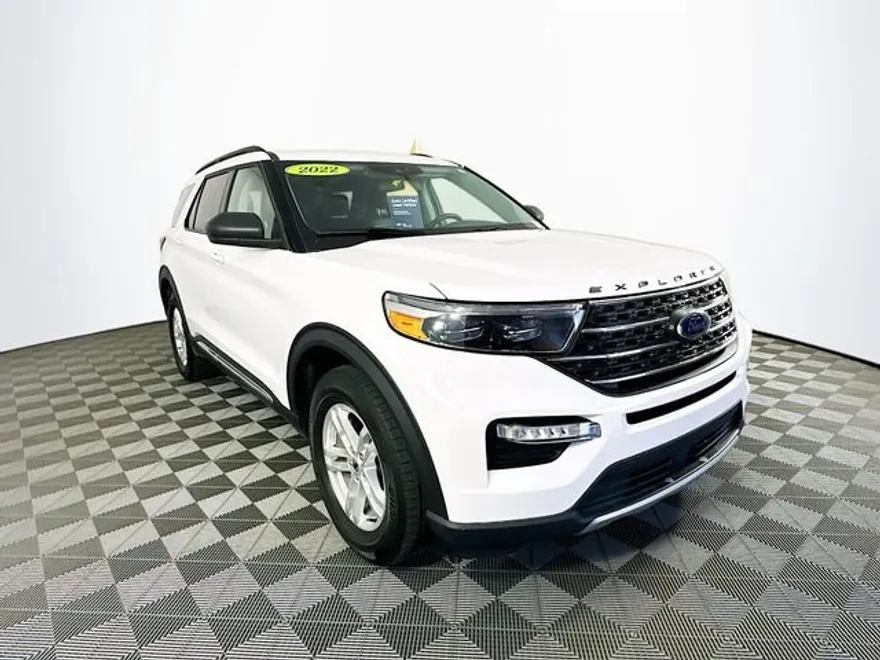 2022 Ford Explorer XLT photo 1