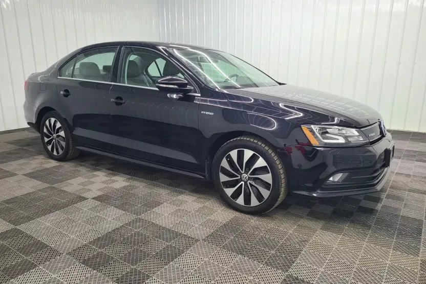 2016 Volkswagen Jetta Hybrid SEL Premium photo 1