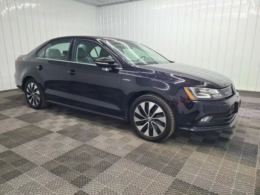 2016 Volkswagen Jetta Hybrid SEL Premium photo 1