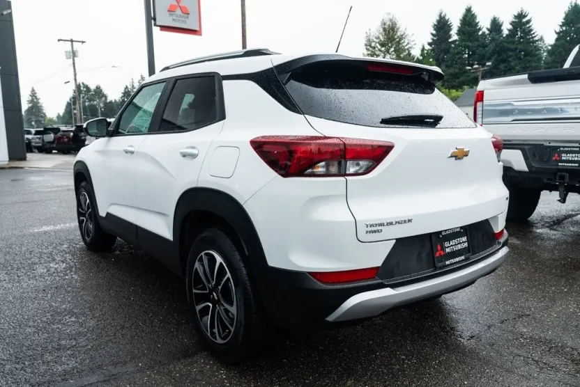 2025 Chevrolet Trailblazer LT photo 1