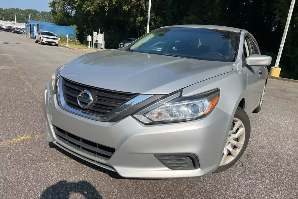 2017 Nissan Altima 2.5 S photo 1