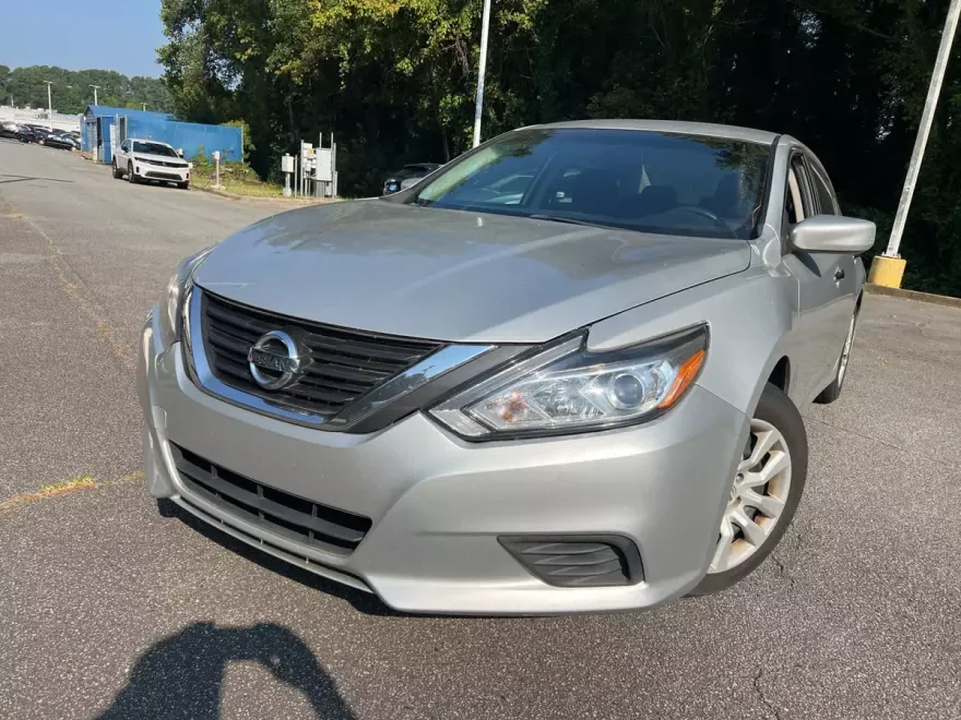 2017 Nissan Altima 2.5 S photo 1