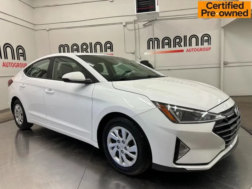 2020 Hyundai Elantra SE photo 1