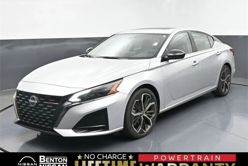 2024 Nissan Altima 2.5 SR photo 1