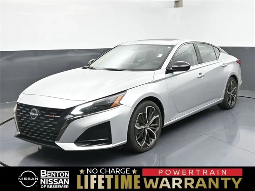 2024 Nissan Altima 2.5 SR photo 1