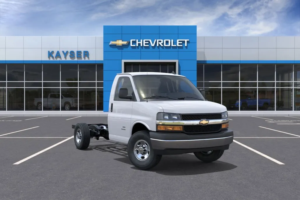 2025 Chevrolet Express 3500 Cutaway Van photo 1
