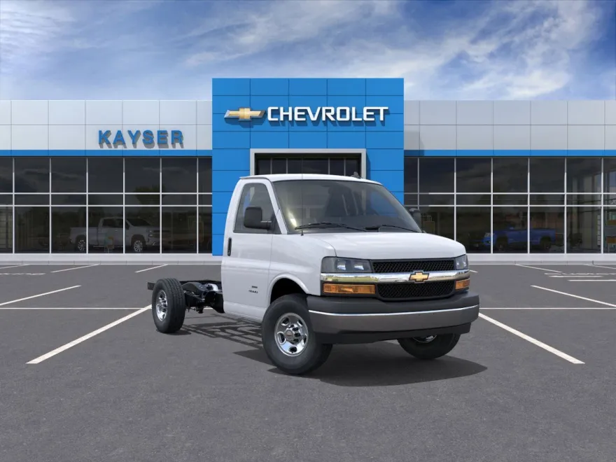 2025 Chevrolet Express 3500 Cutaway Van photo 1