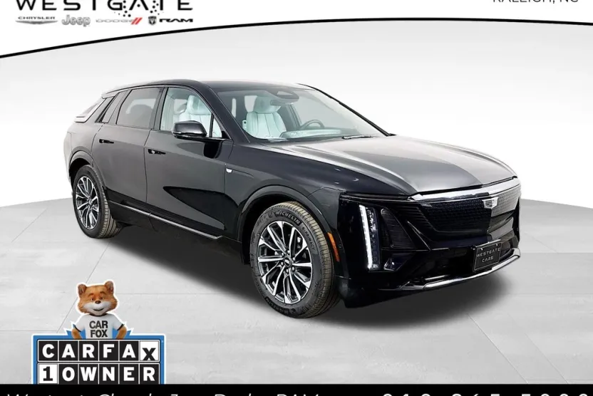 2024 Cadillac Lyriq Sport photo 1