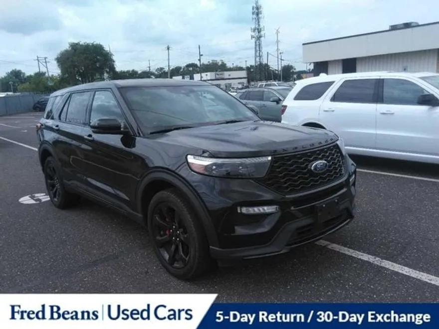 2021 Ford Explorer ST photo 1